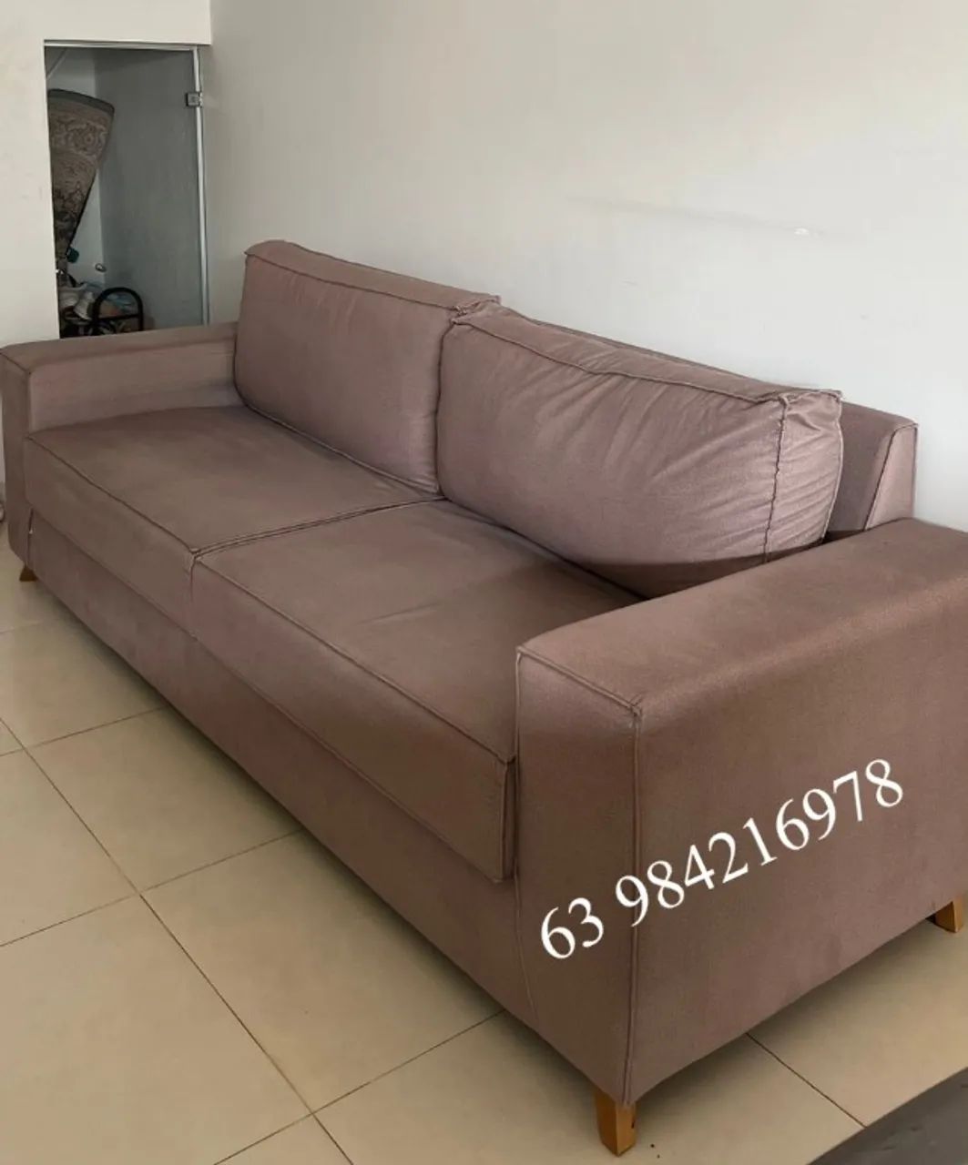 SOFÁ - DECORATIVO COM 04 ALMOFADAS