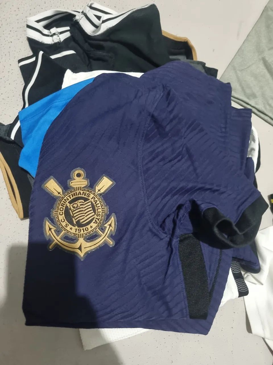 3 CAMISETAS E 2 CORTA-VENTOS DO CORINTHIANS ORIGINAIS - Foto 4