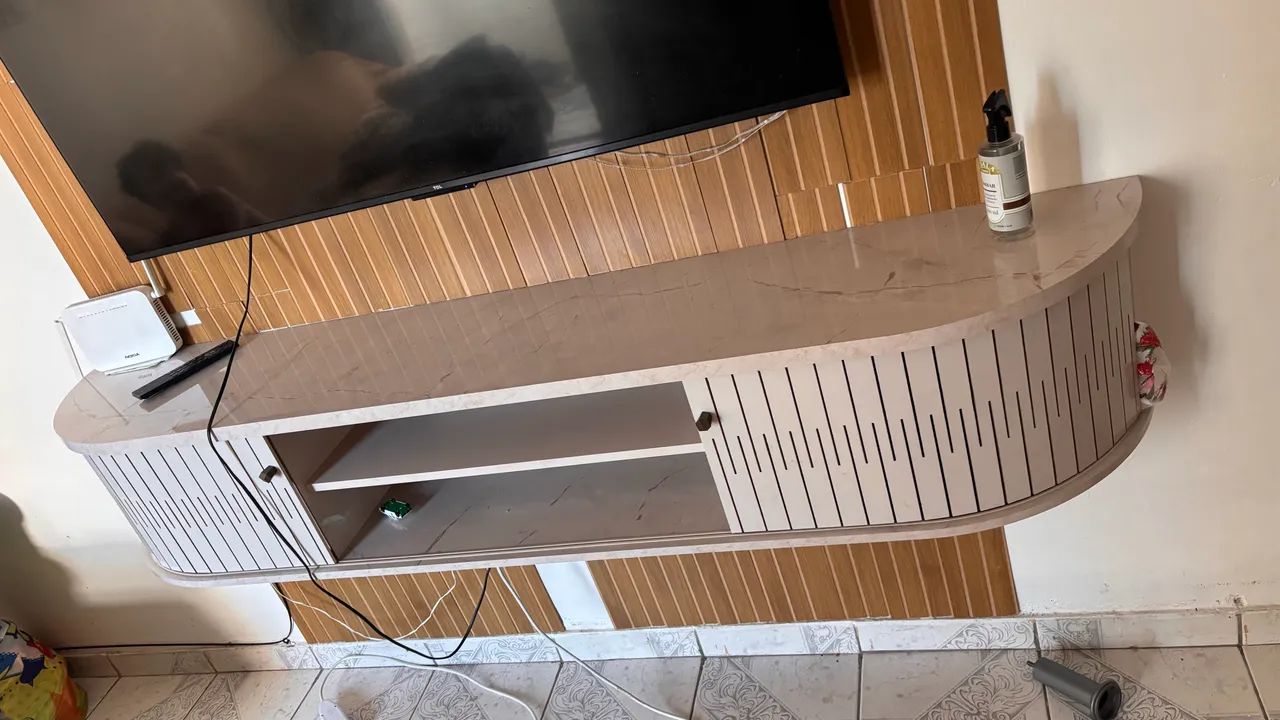 Rack branco de cerâmica 