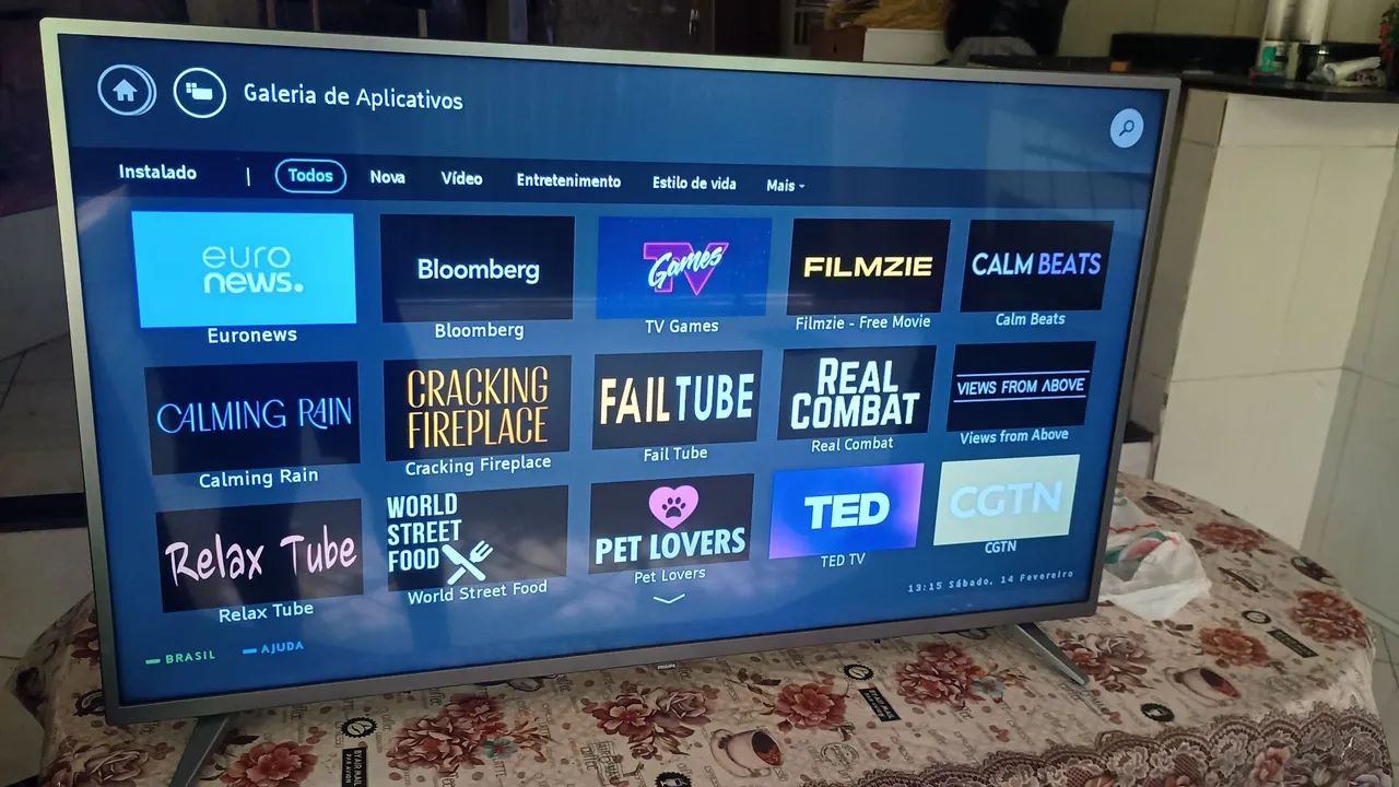 Vendo smart tv Philips de 50 polegadas nova 