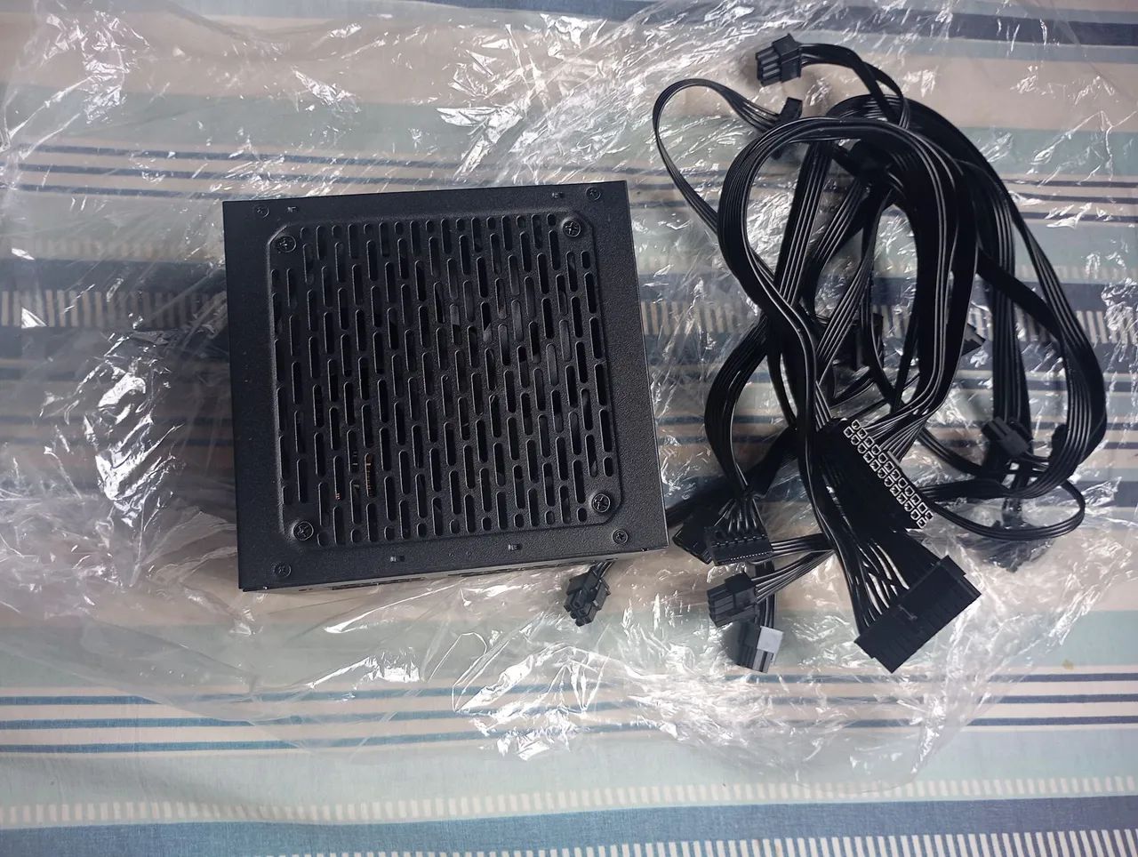 fonte 600w Pcyes full Modular 
