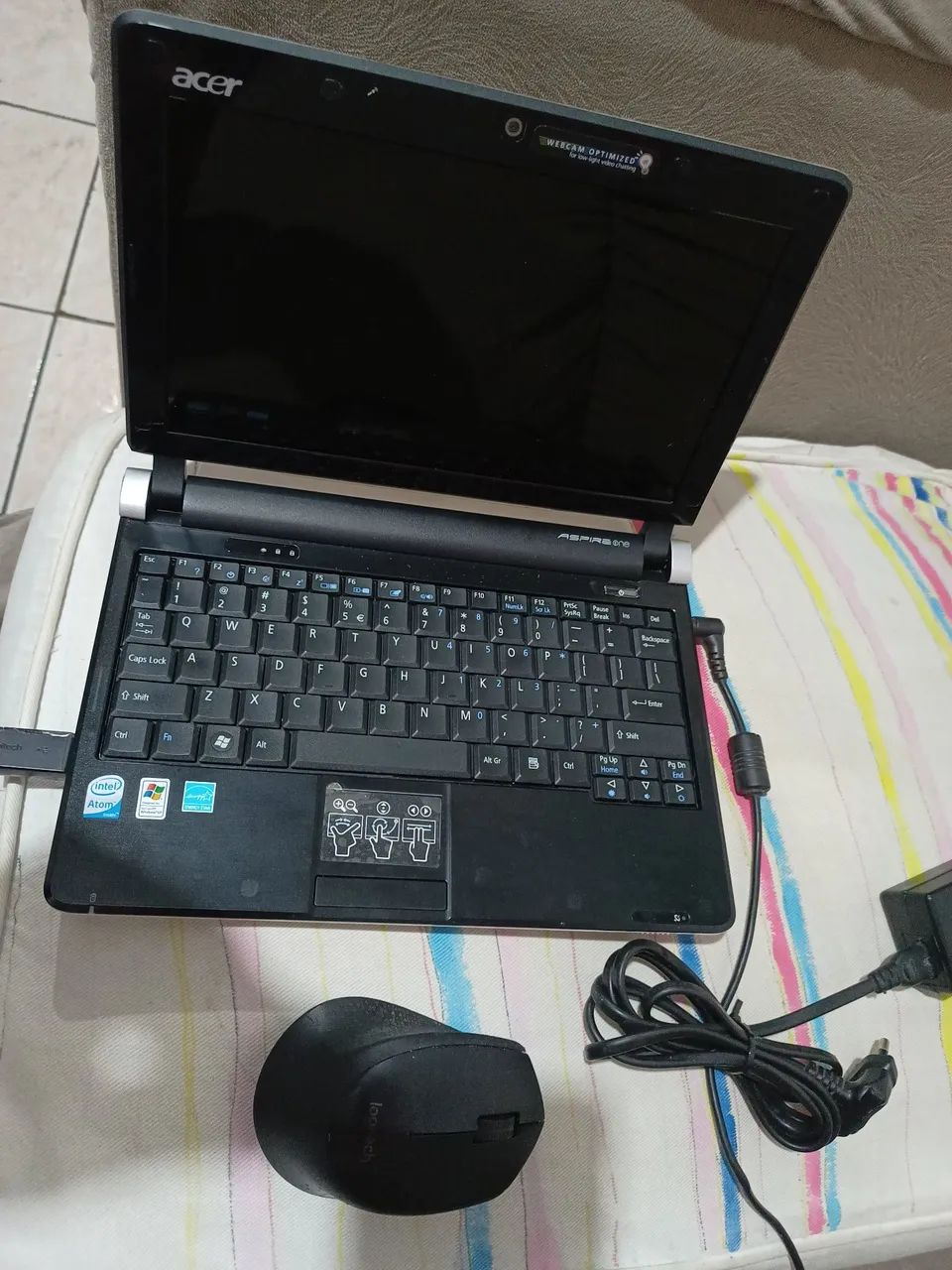 Netbook excelente estado de novo  completo com mauser  - Foto 3