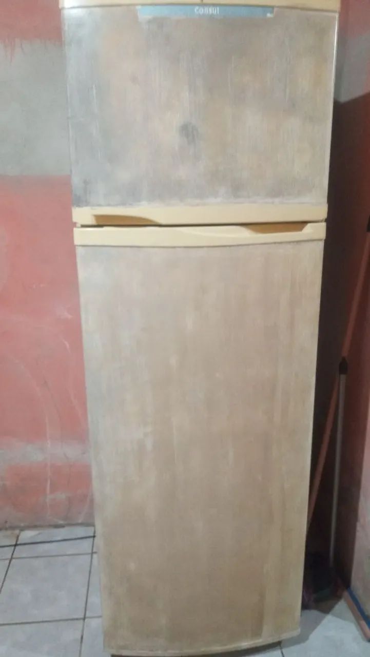 Vende - se Geladeira Frost Free