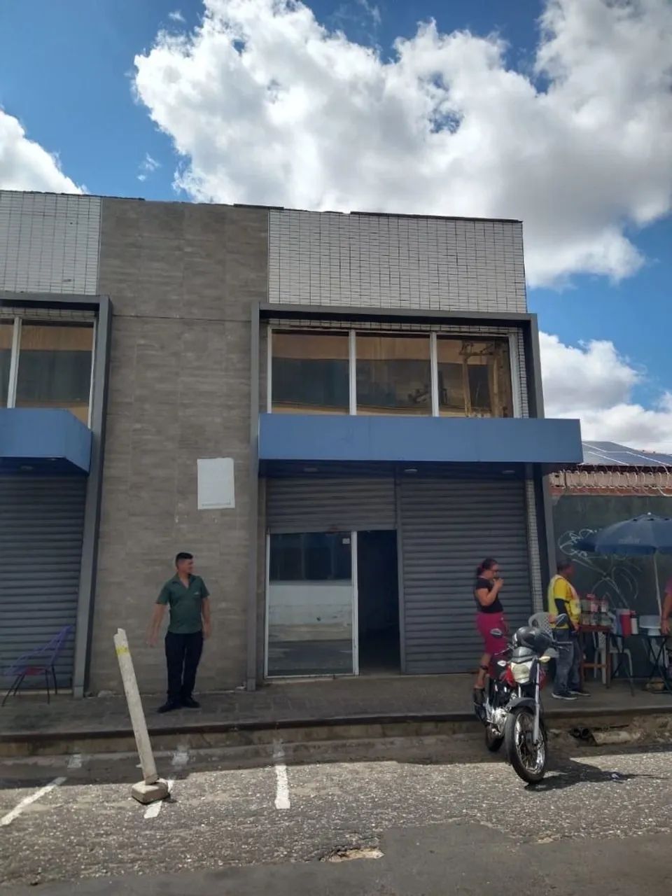 SANTA CLARA ALUGA PONTO COMERCIAL 