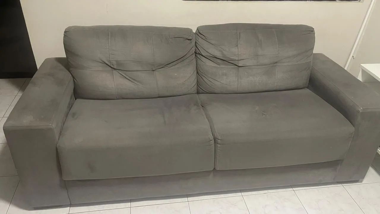 Sofá três lugares usado