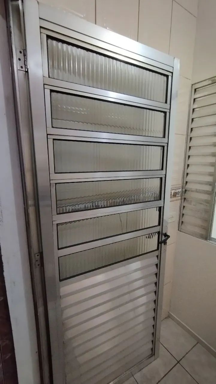 Alugo casa compacta com ótimo acabamento a 3km do Metrô Capão Redondo - Foto 5