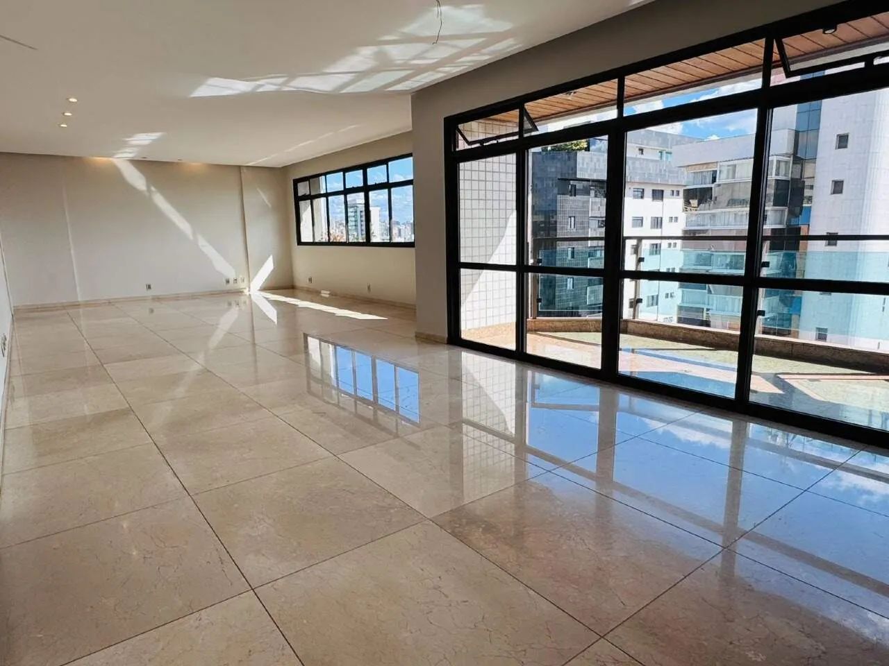 Cobertura 5 quartos sendo 4 suítes  Funcionários - Foto 3