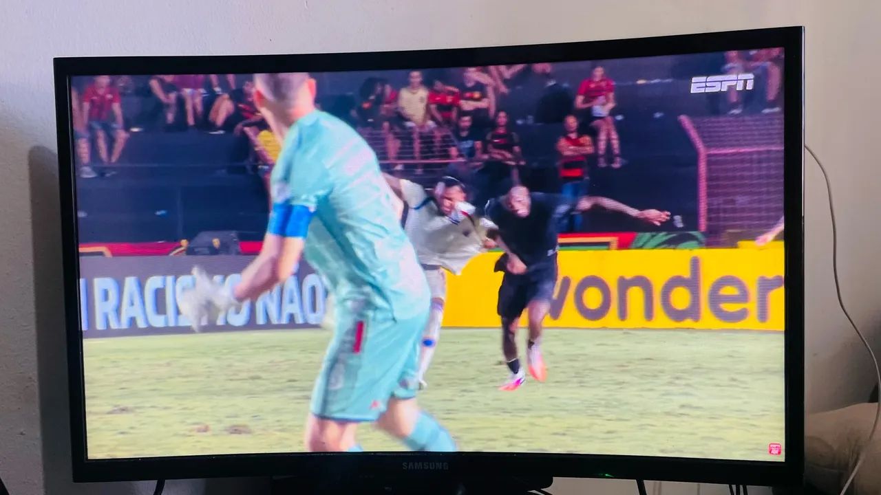 Monitor curvo Samsung 24 polegadas 60hz full hr - Foto 3