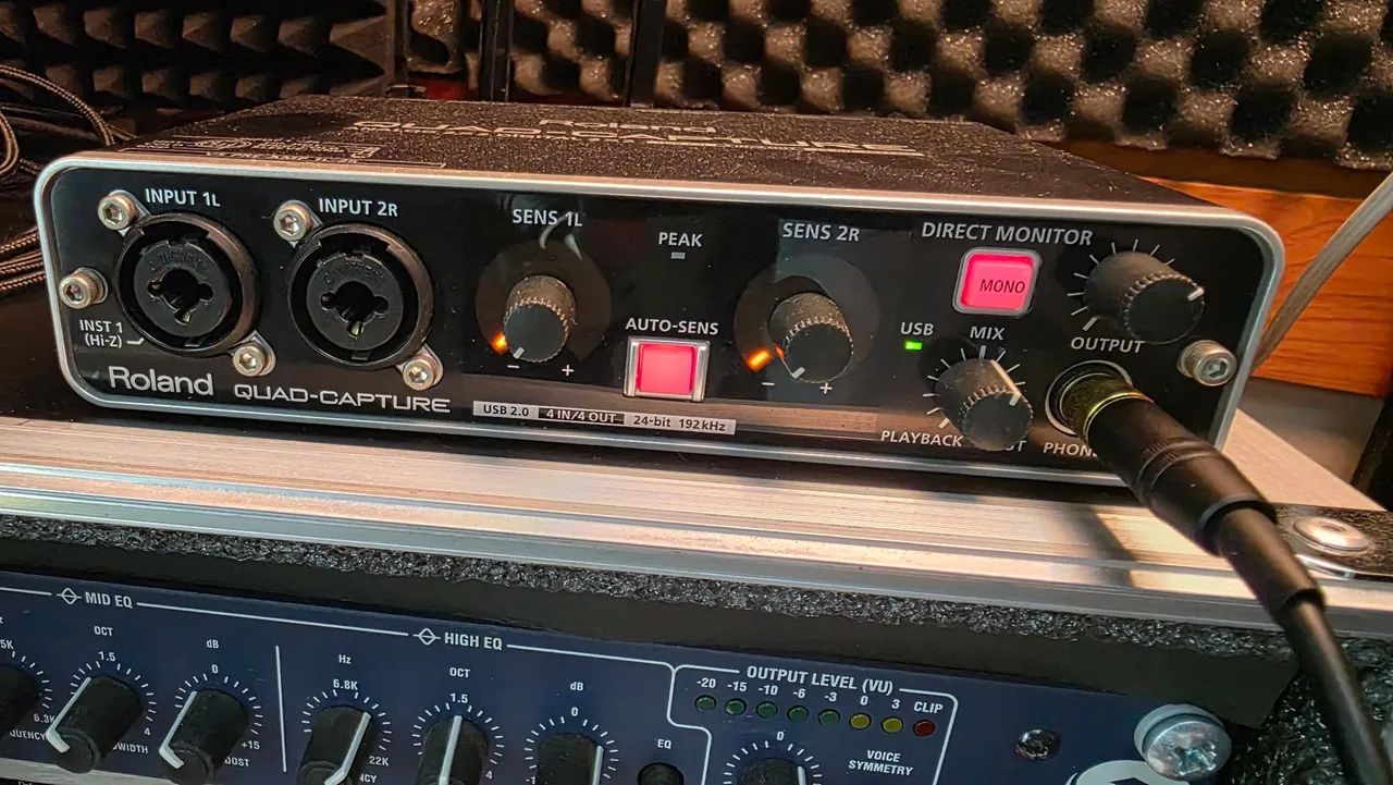Interface de Audio e Midi Roland Quad Capture com spdif  - Foto 2