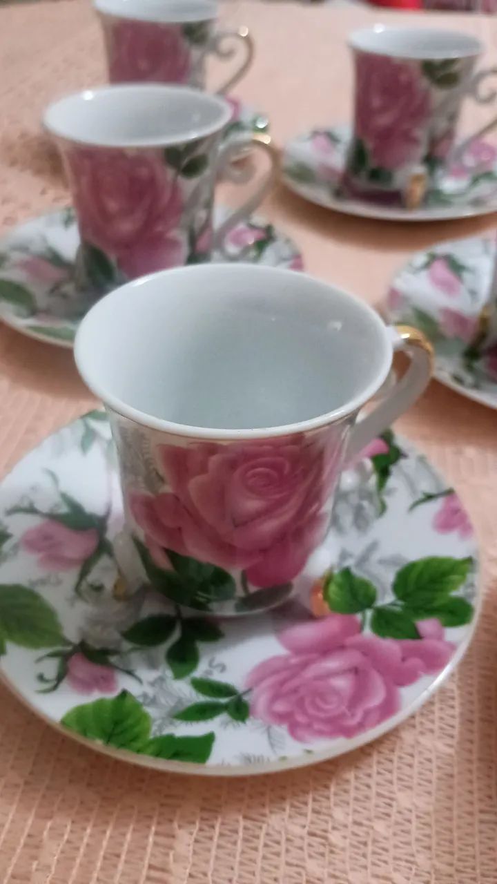 Conjunto antigo de  6 xícaras de café 