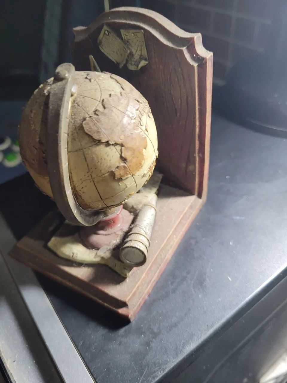 Enfeite mapa mundial resina