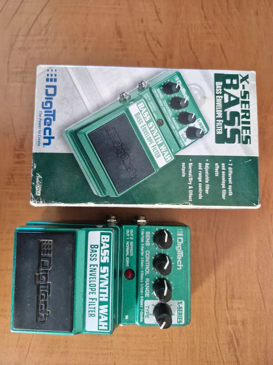 Pedal Digitação Bass Synth Wah - Equipamentos e Acessórios de Som