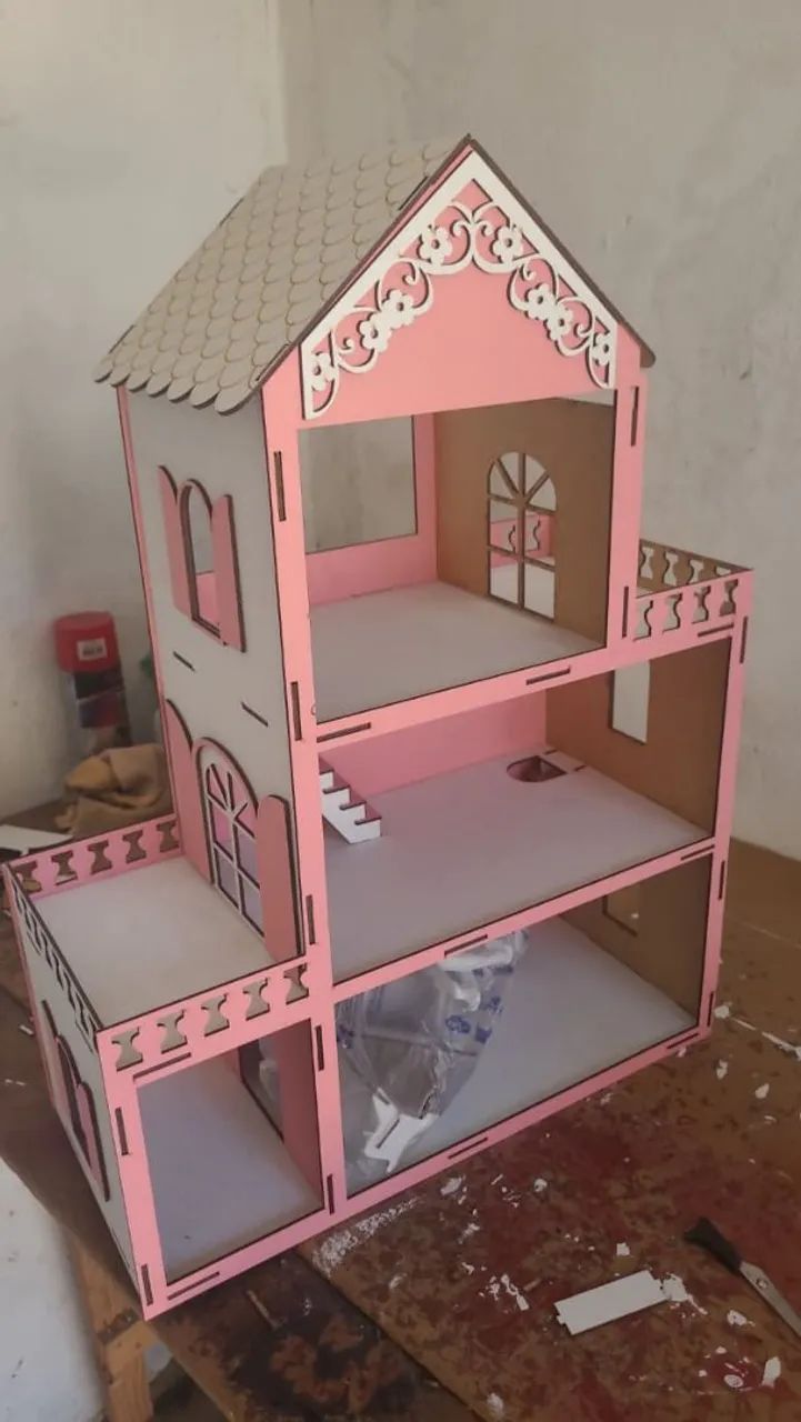 Casinha de boneca 60cm pintada com os móveis 