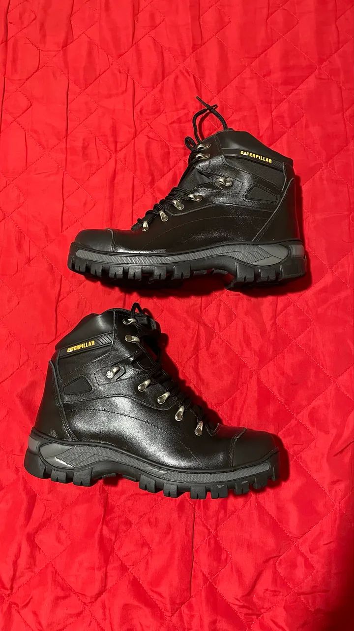 Bota Coturno de couro - NOVA
