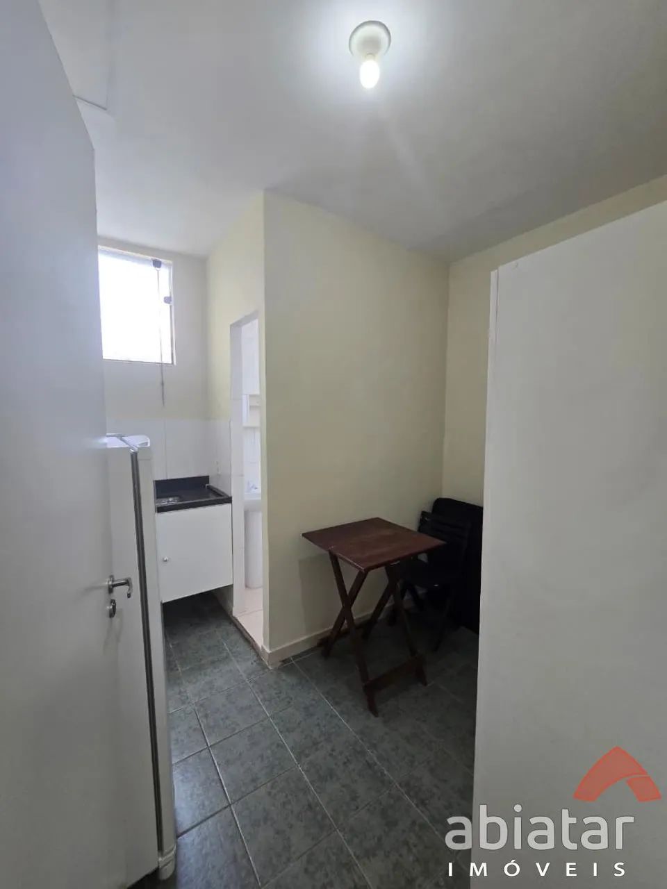 Kitnet mobiliada para locação no Centro de Taboão da Serra/SP - 20m²