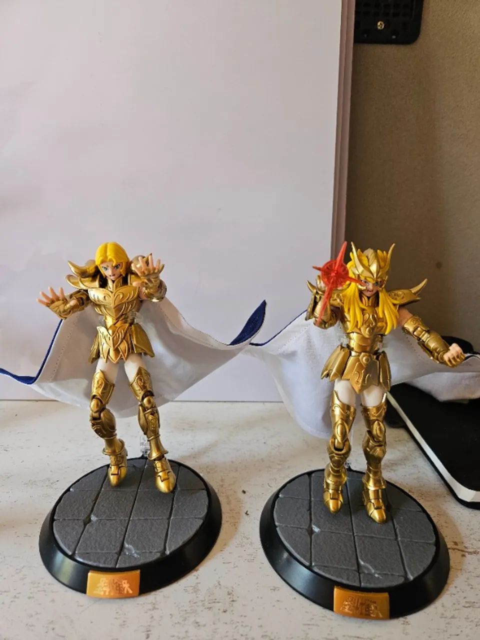 CAPAS COM TECIDO DUPLO BRANCO E AZUL BLOKEES SAINT SEIYA CHAMPION