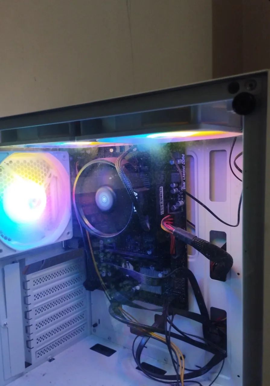 PC Gamer Ryzen 5 4600G com Gabinete LED