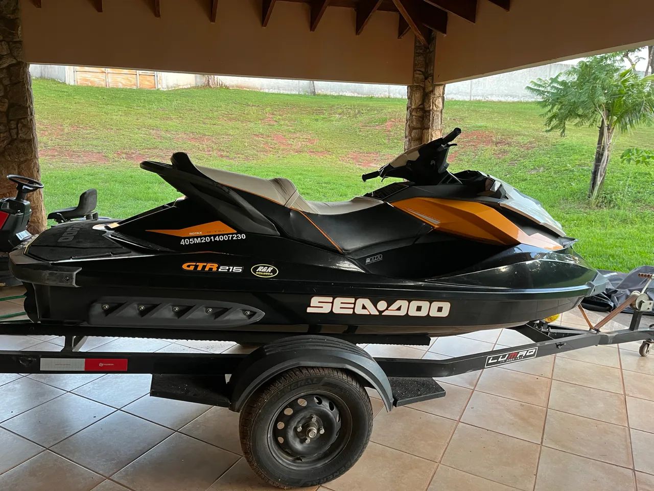Moto aquática Sea-Doo GTR 215 2014