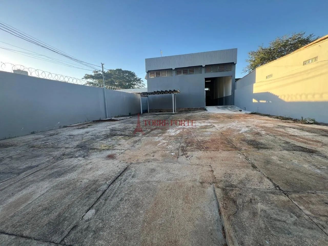 GALPÃO COMERCIAL COM OTIMA LOCALIZAÇÃO - Foto 2