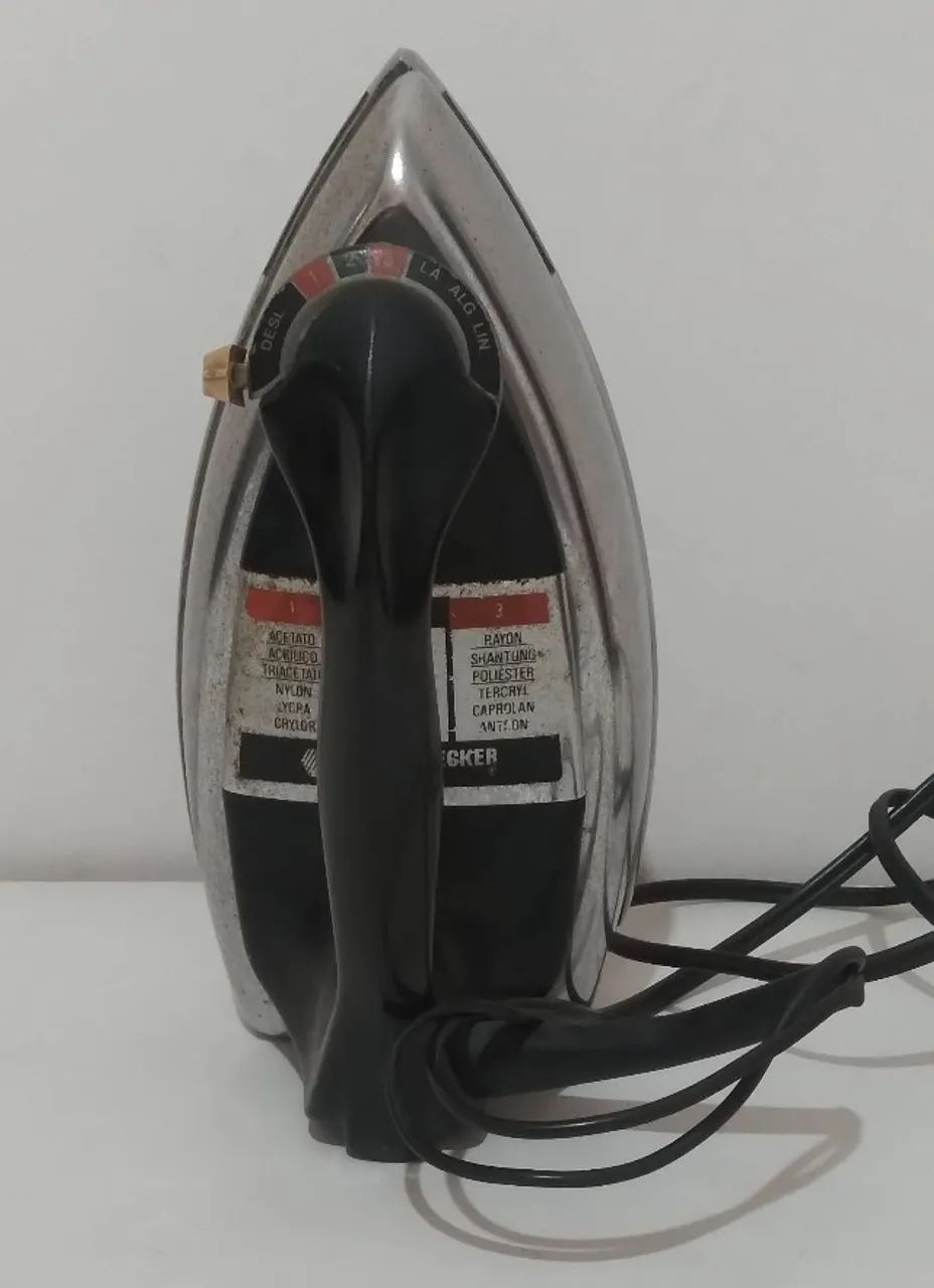 Ferro de passar roupa Black&Decker 120v