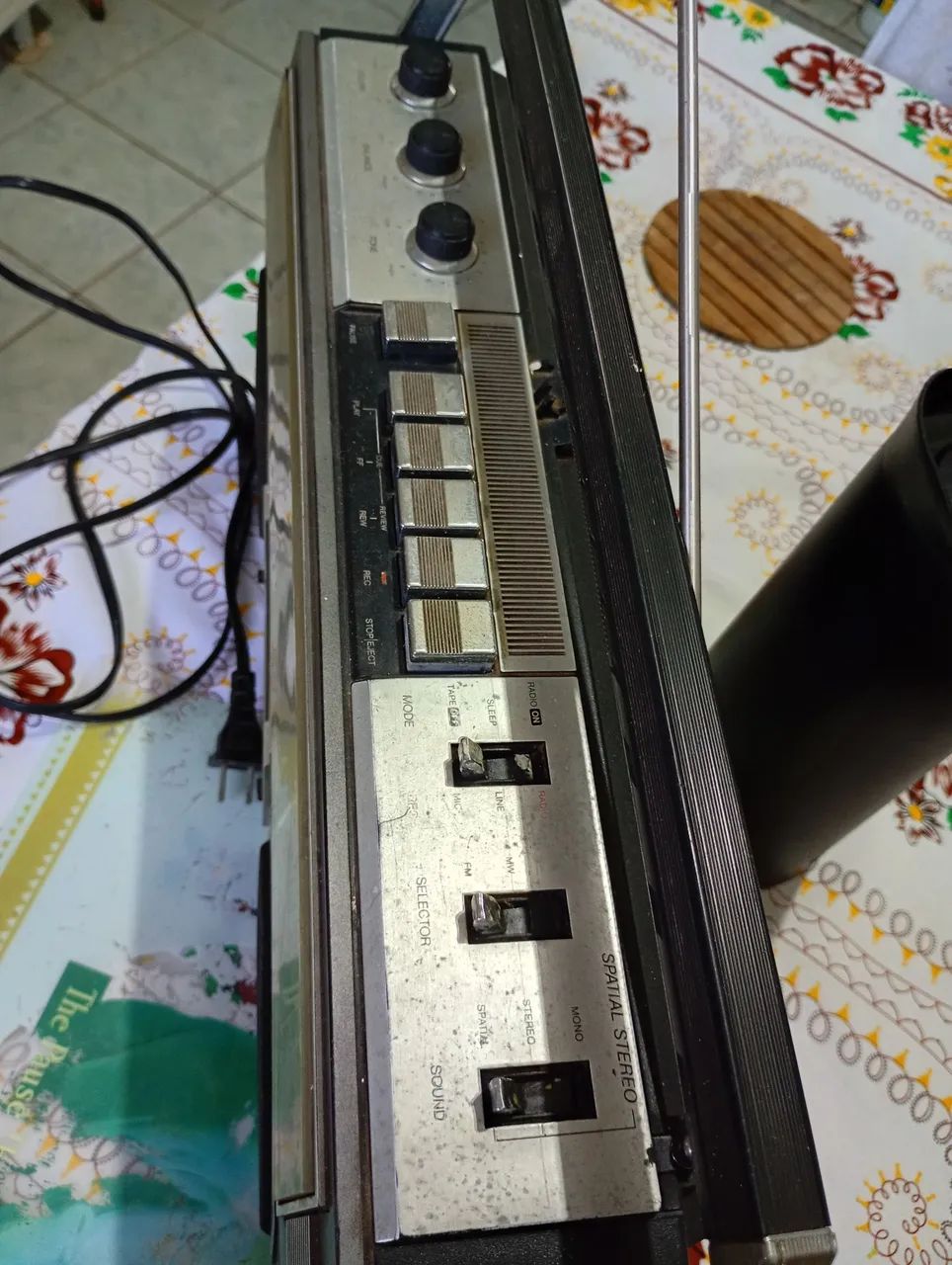 Rádio gravador antigo - Foto 2