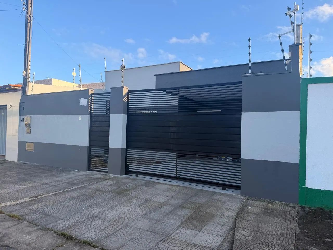 CASA 2/4 com suite e Closet - Bairro Tomba 