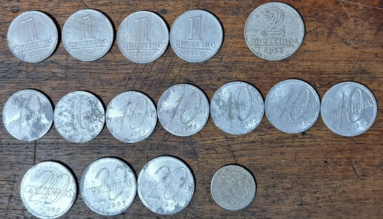 Lote 16 Moedas antigas de alumínio