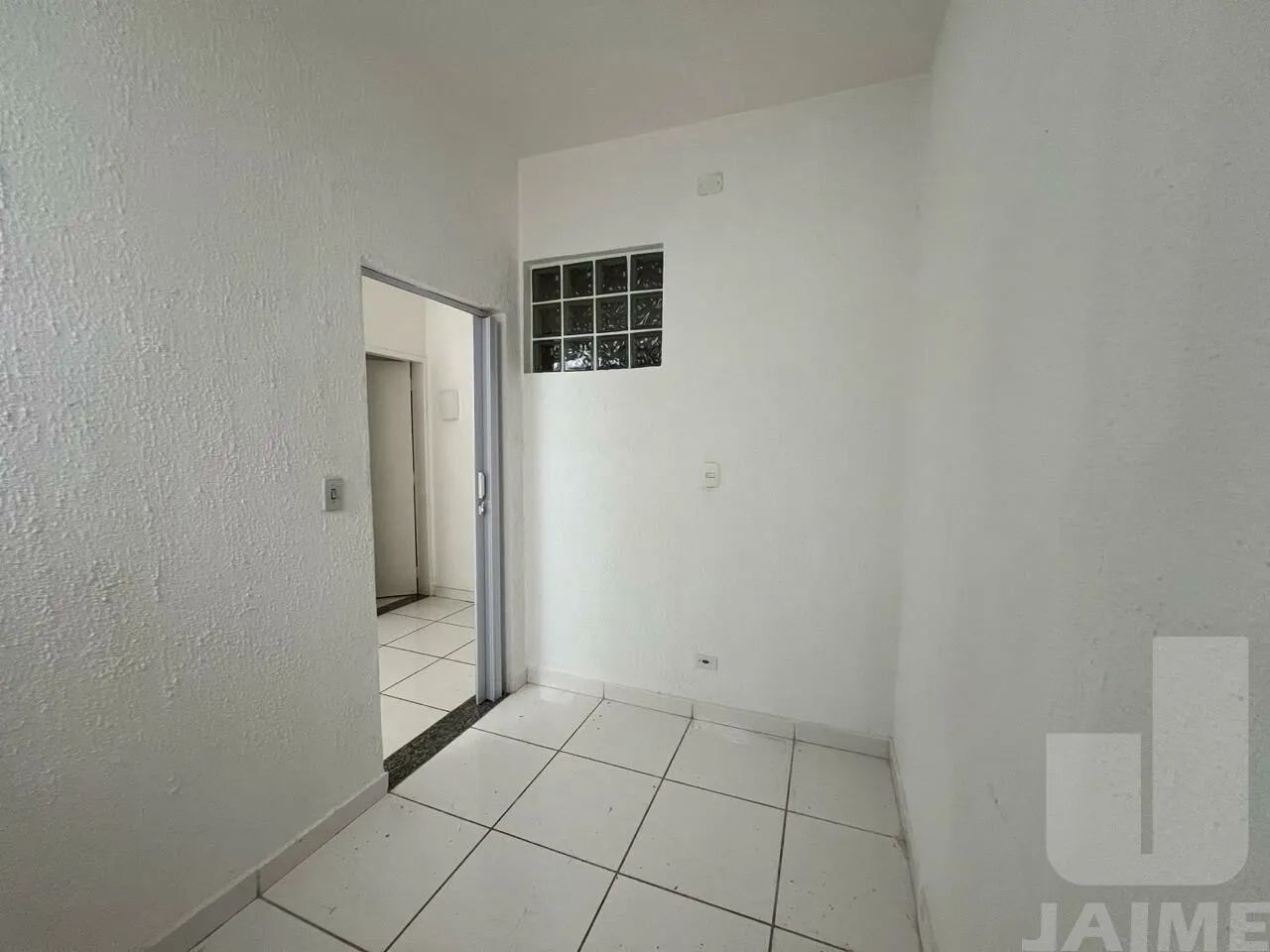 COMERCIAL 2 AMBIENTES 1 BANHEIRO