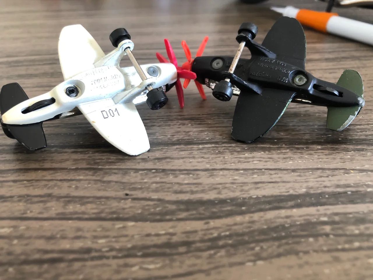 aviões de brinquedo hot Wheels - Foto 4
