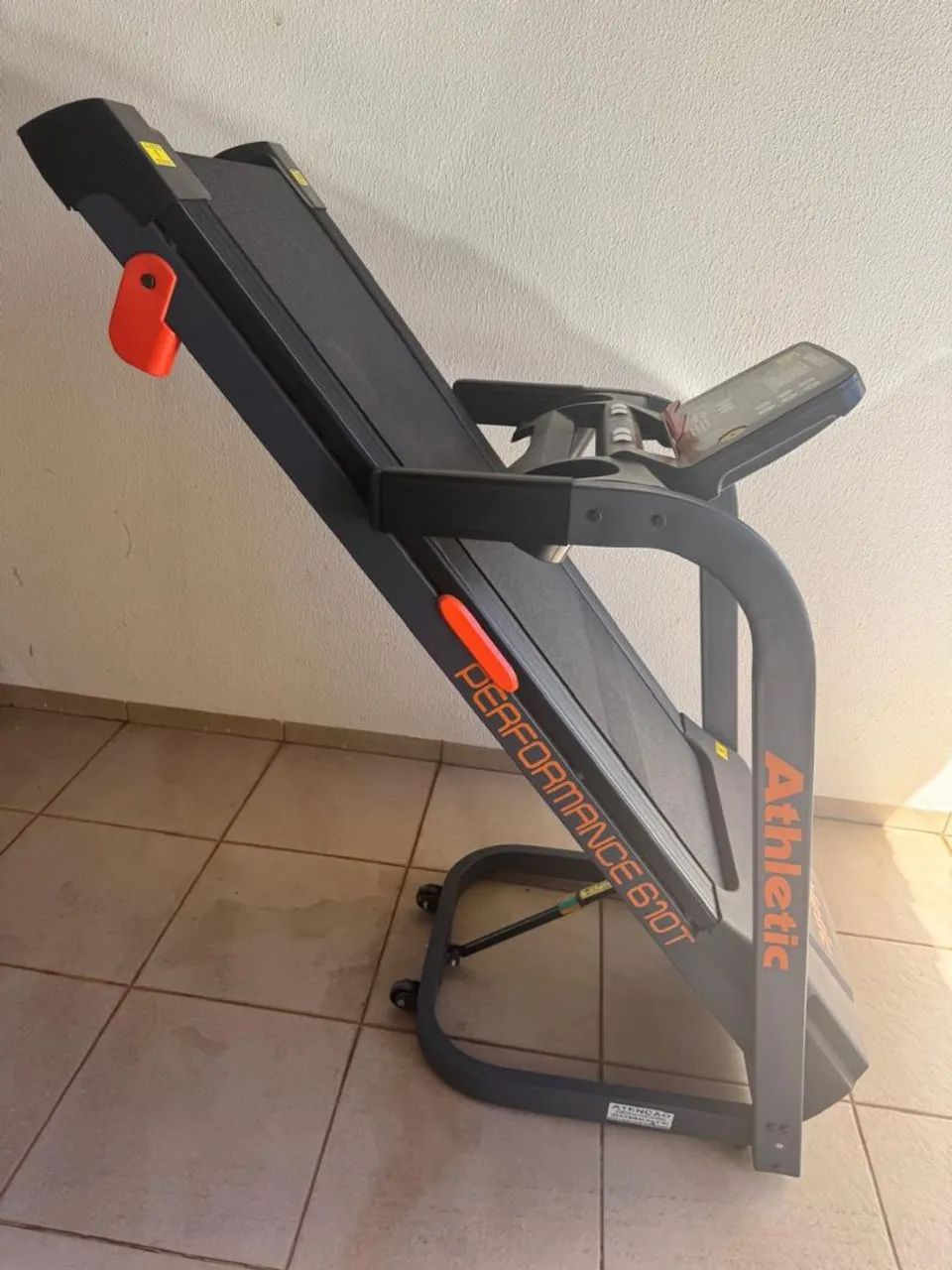 ? **VENDO ESTEIRA ATHLETIC PERFORMANCE 610T - SEMINOVA**<br> - Foto 2