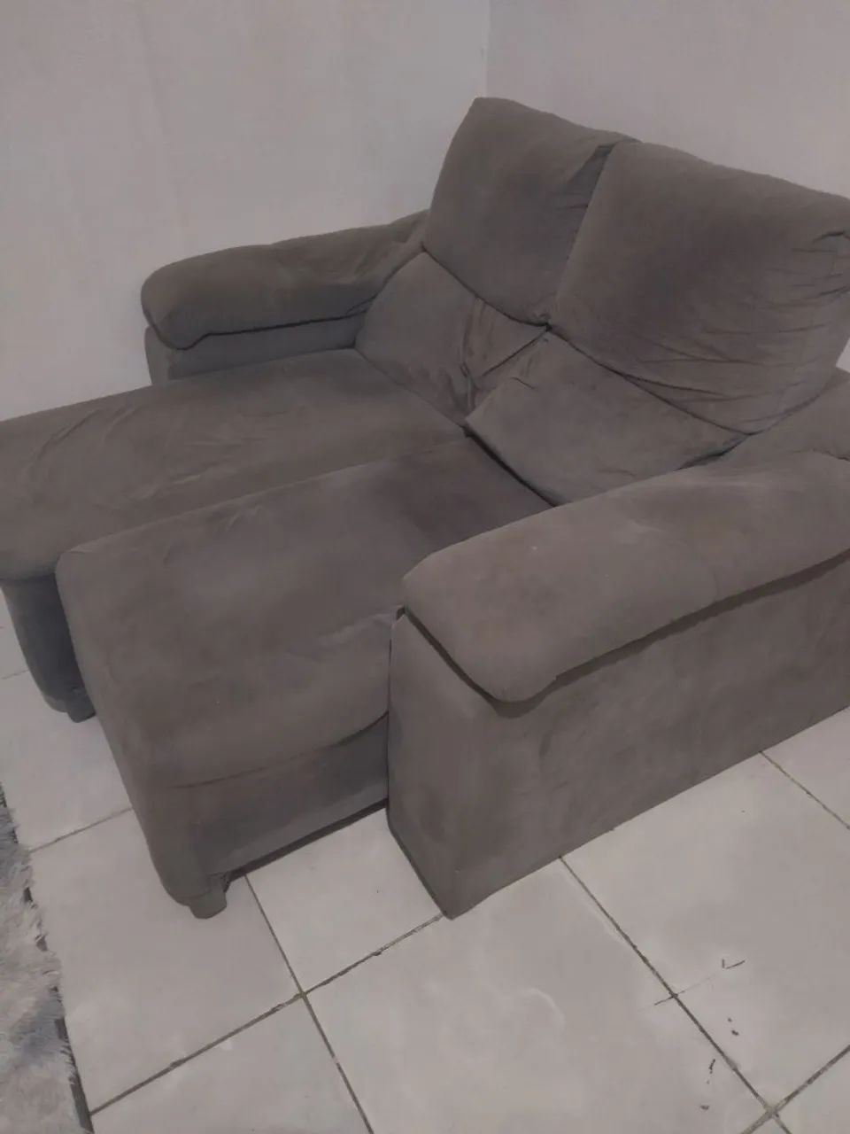Móveis ótimo estado menor valor 450 os dois ( sofá , guarda roupa solteiro )  - Foto 2