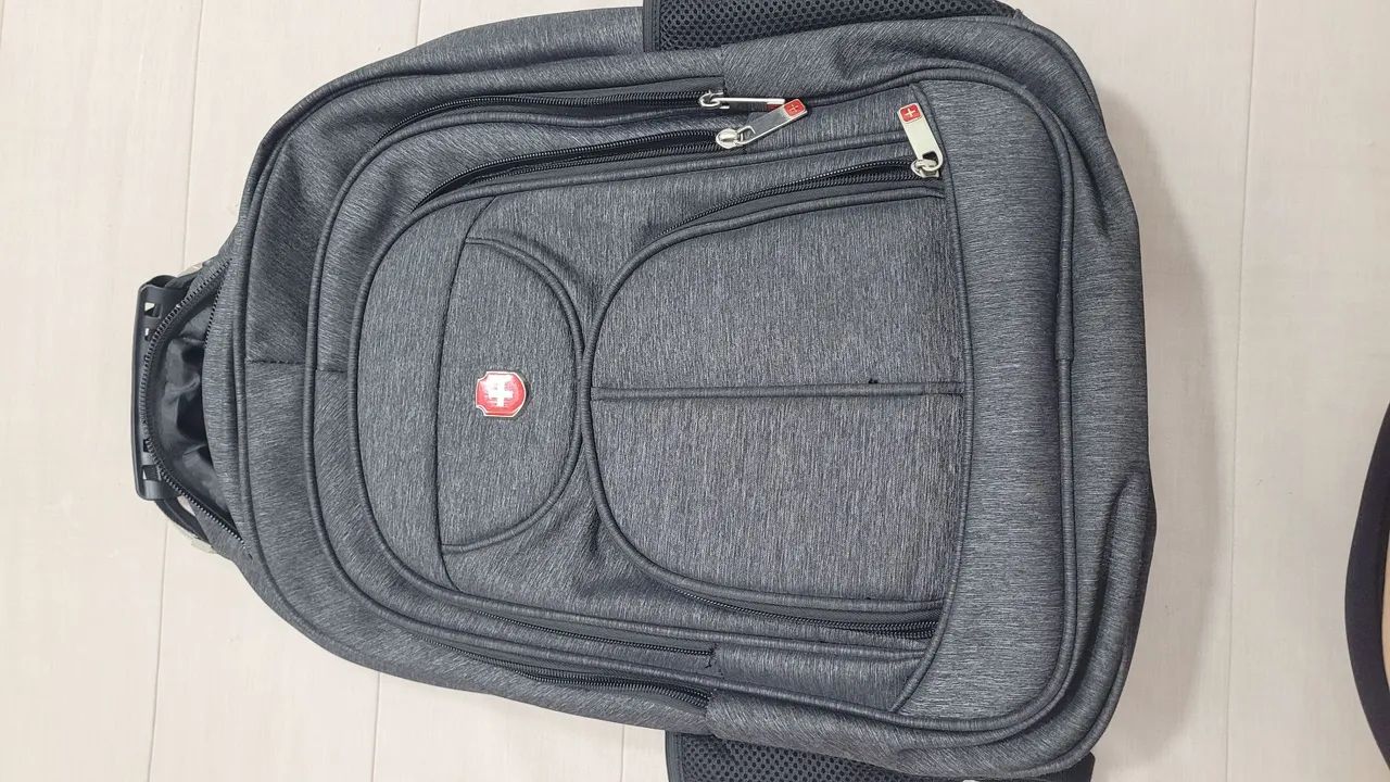 Mochila semi nova -leia - Foto 4