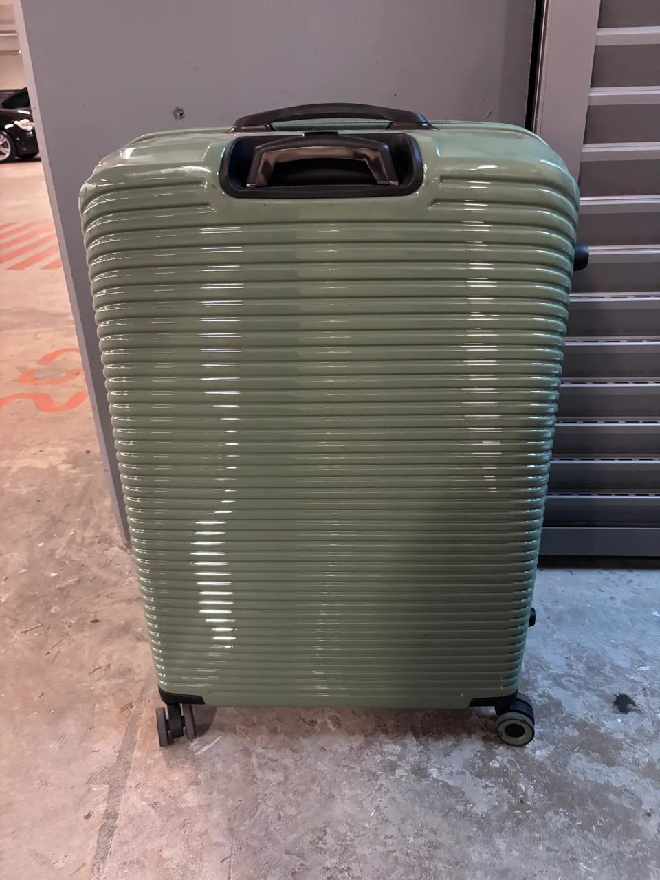 Mala de despachar da It Luggage, na cor verde. - Foto 4