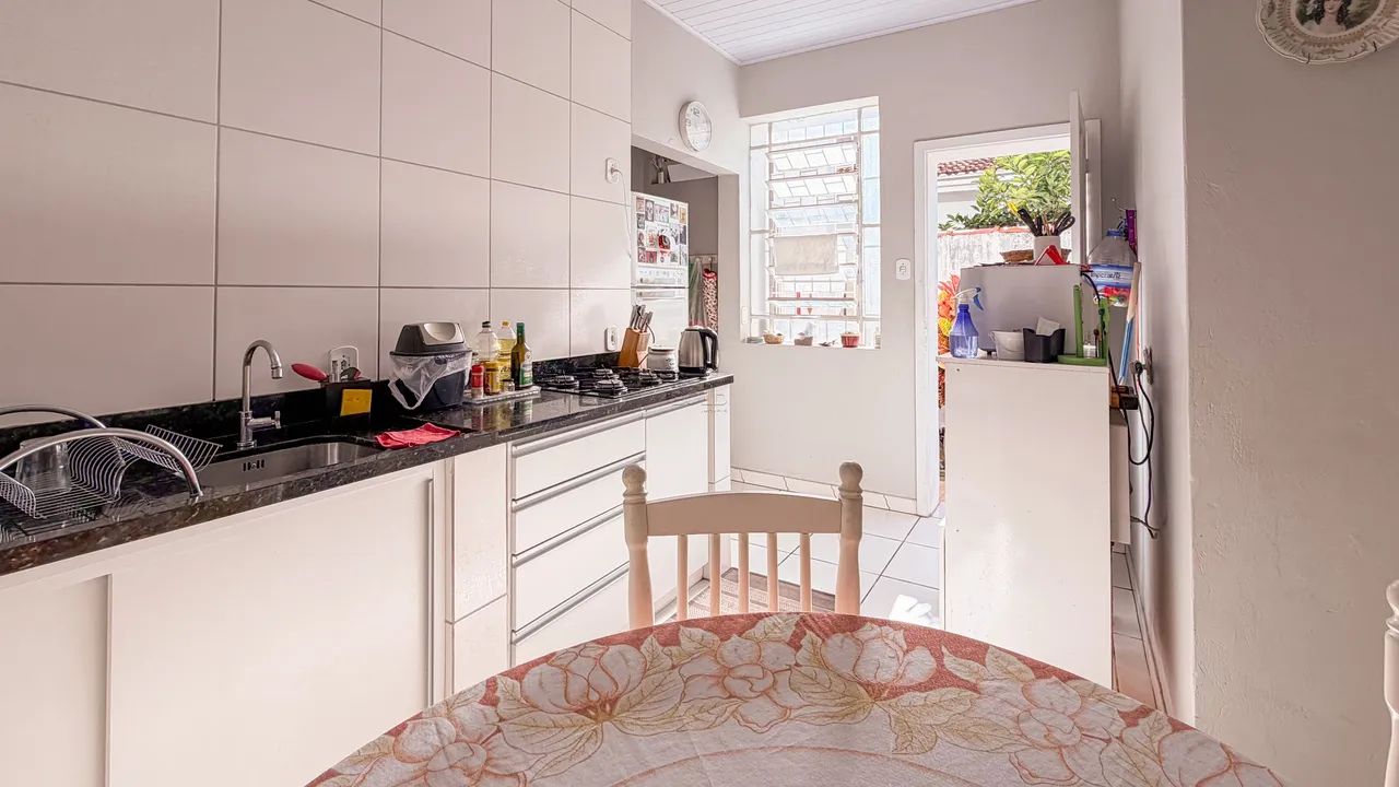 Casa térrea com 4 dormitórios em Coqueiros - Foto 4