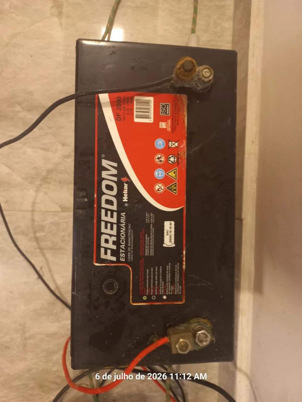 Bateria estacionária freedom heliar df2000 115ah - Foto 5