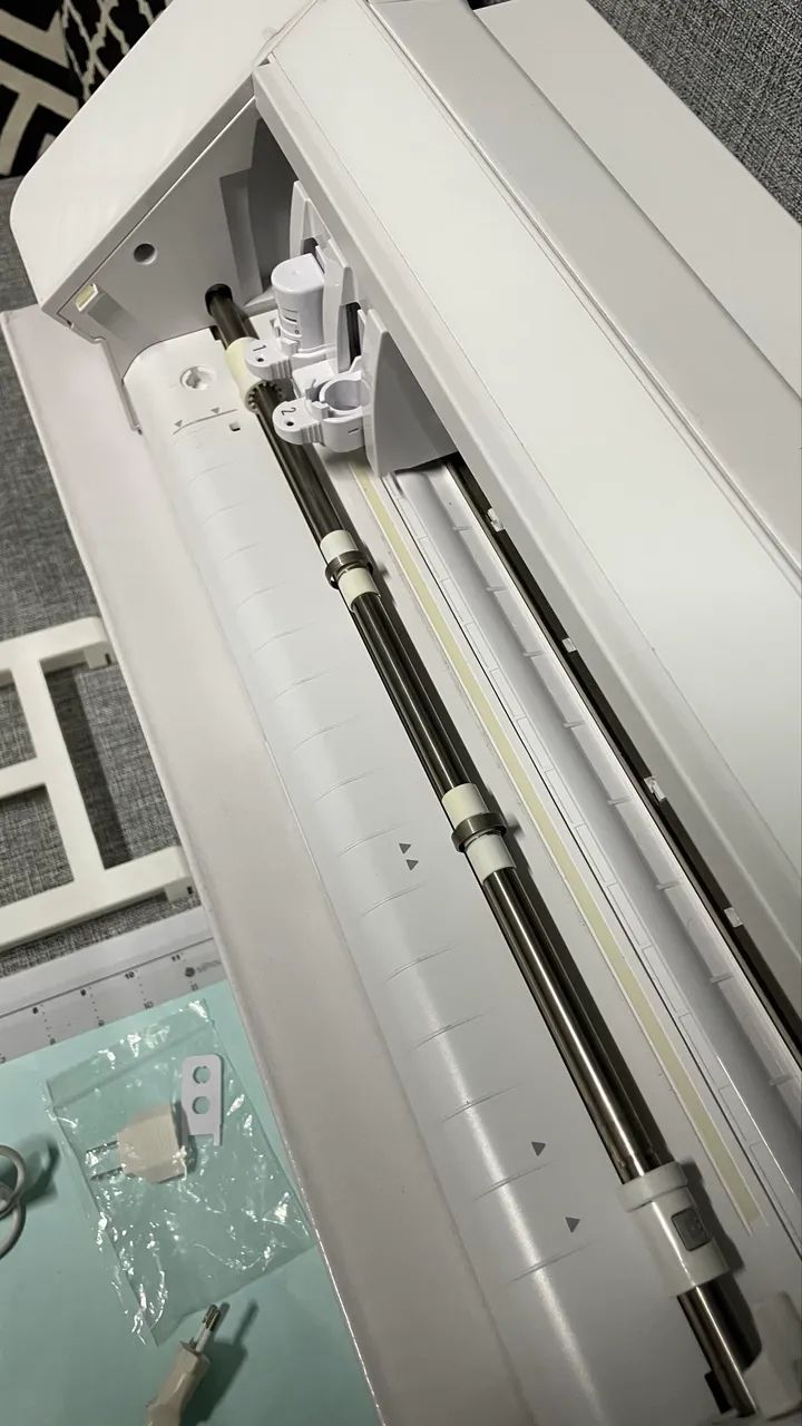 Plotter de Recorte Silhouette Cameo 4 - Novíssima - Foto 2