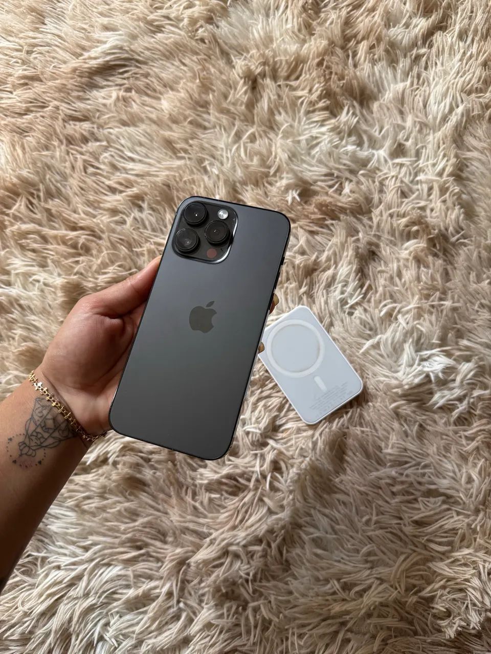 iPhone 14 Pro Max 128g lê a descrição 
