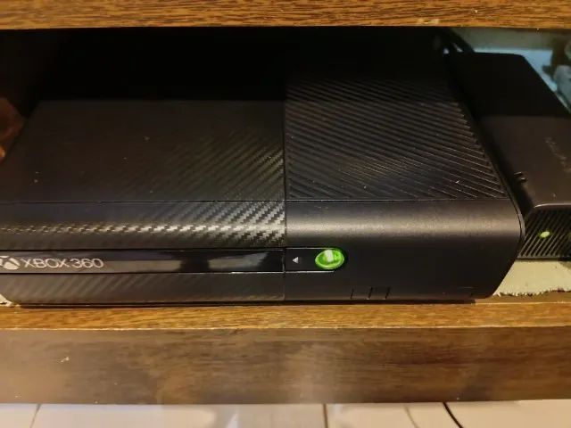 Xbox 360 super slim 