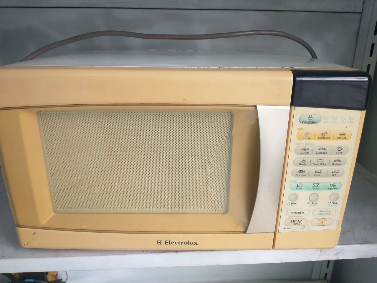 Microondas funcionando 130,00