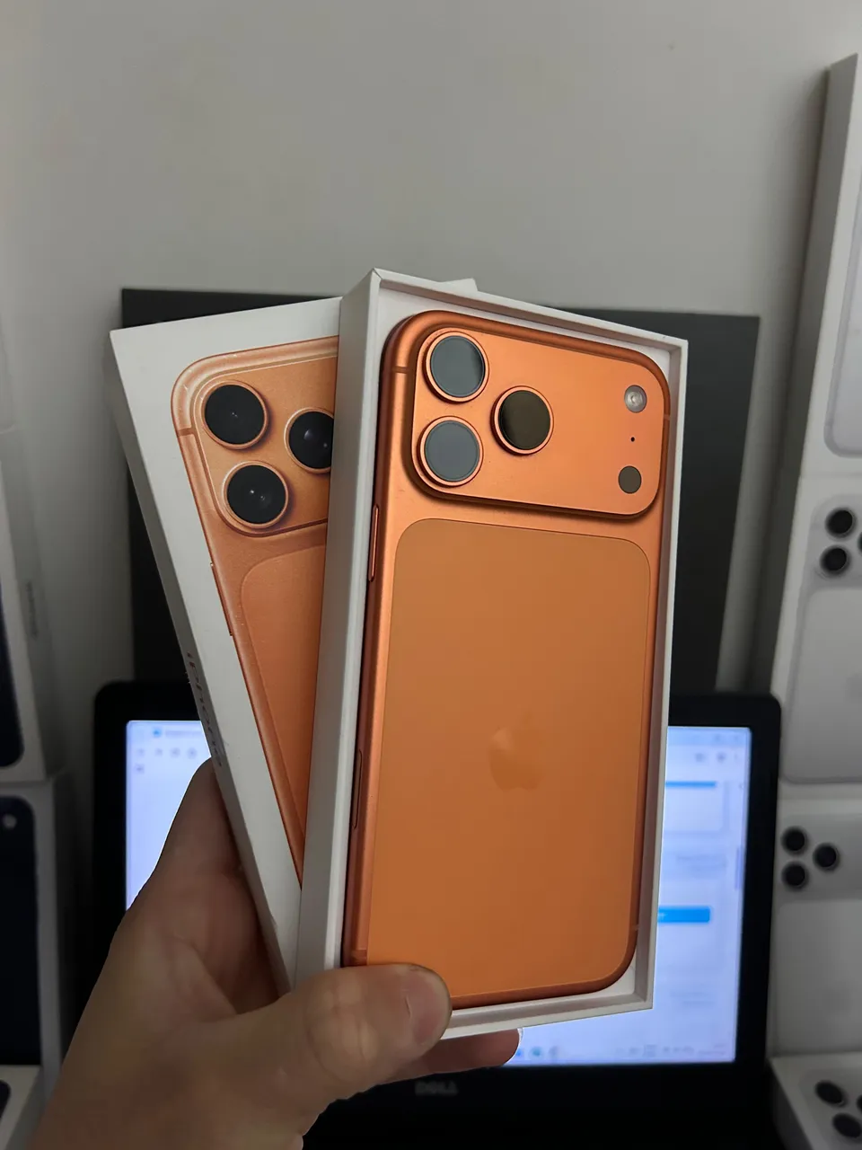 iPhone 16 Pro 256GB Titânio Natural - Celulares e Smartphones
