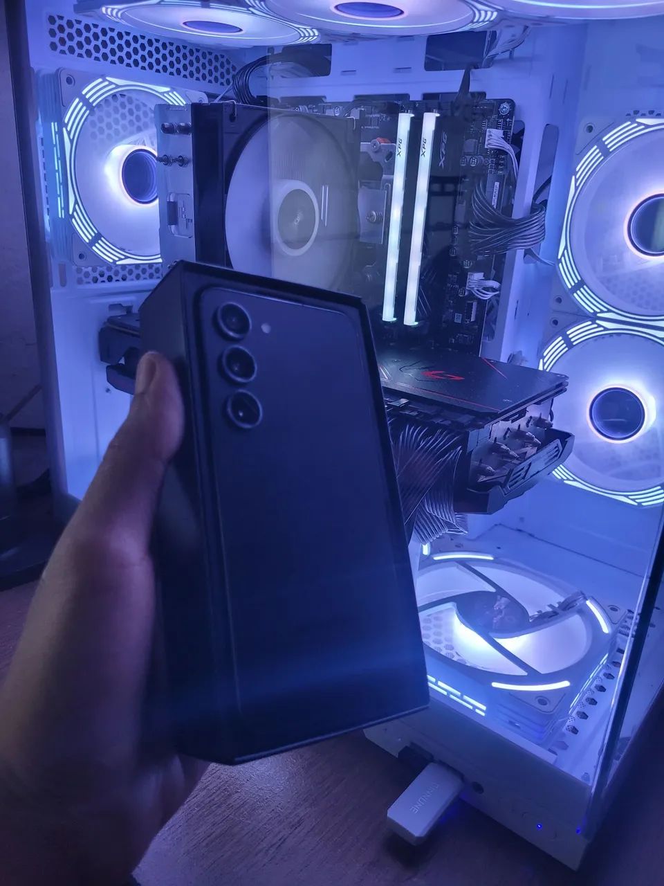 Samsung Galaxy S23 256GB Snapdragon 8 Gen 2 - Foto 2
