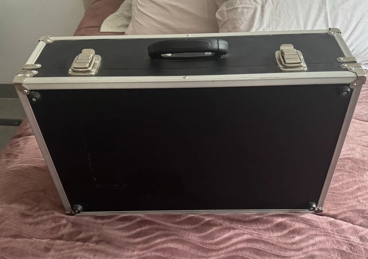 Pedalboard e Hard Case para pedais e pedaleiras
