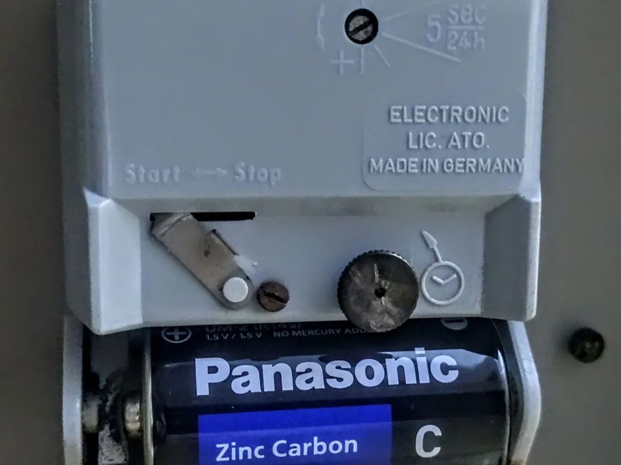 Relógio de Mesa Junghans (Alemão) Cx. Metal Maciço. Made in Germany - Foto 6