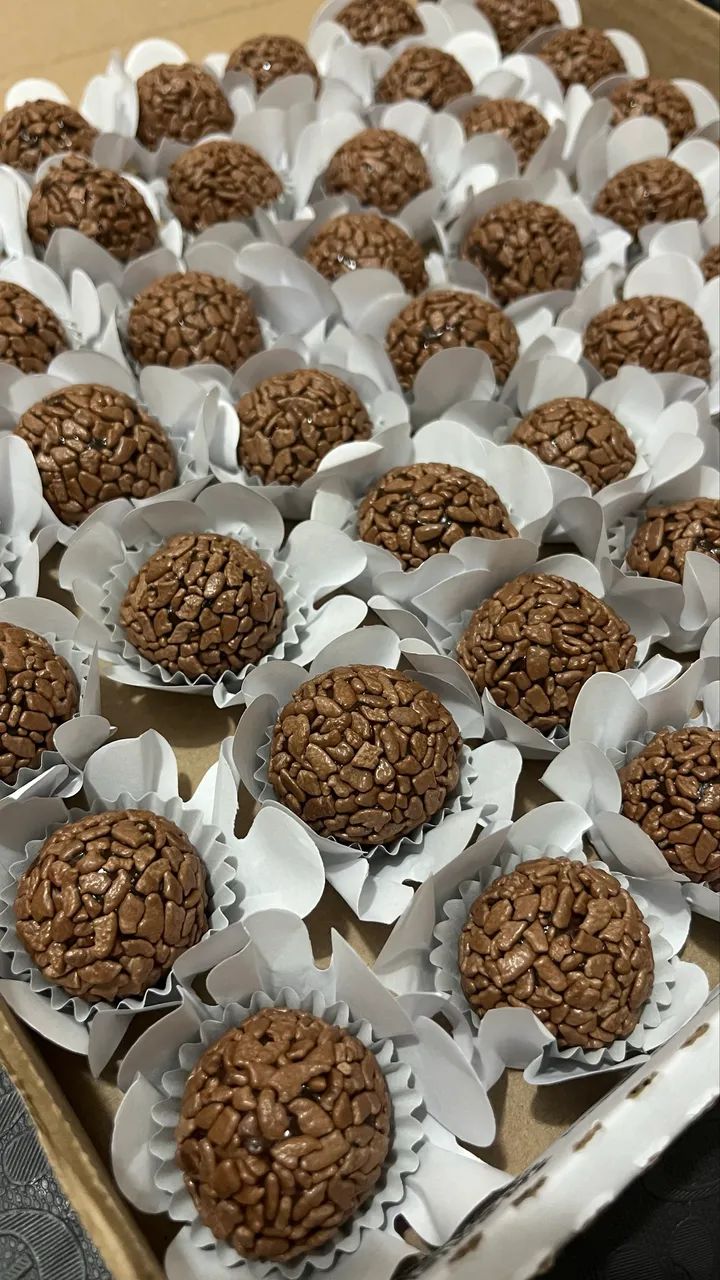 Trabalho com bolos e docinhos  - Foto 4
