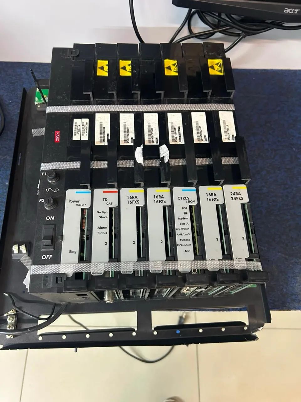 CENTRAL PABX LEUCOTRON ISION IP 2000 - COMPLETA COM PLACAS - Foto 3