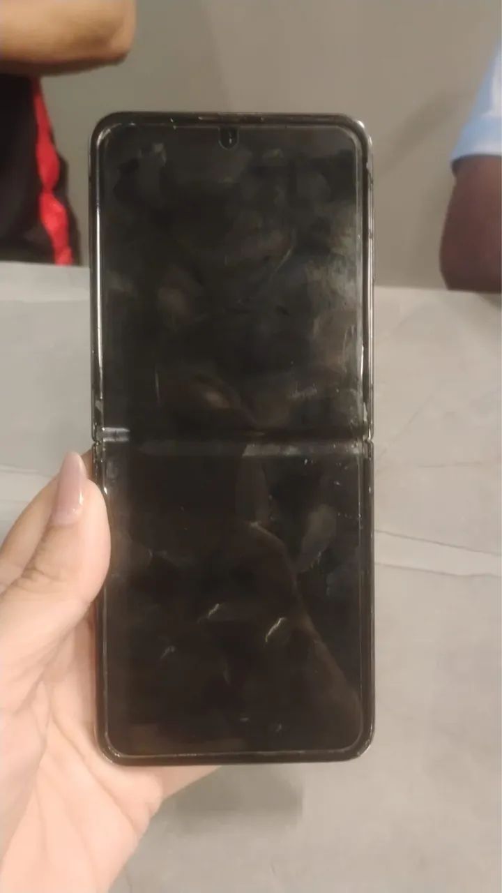 Samsung Galaxy Z Flip4 - Foto 2