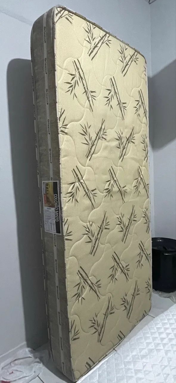Vendo colchão de solteiro 
