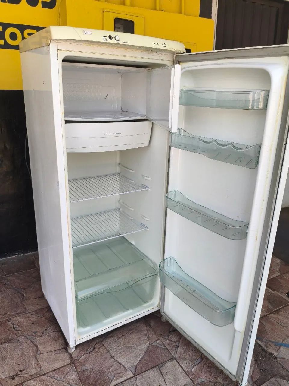 Geladeira Electrolux 300 litros  - Foto 4