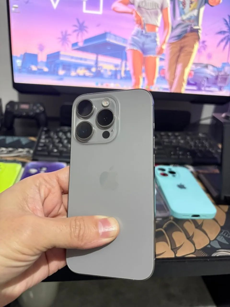 ? iPhone 15 Pro 256GB - 6 CAPINHAS GRÁTIS! ?