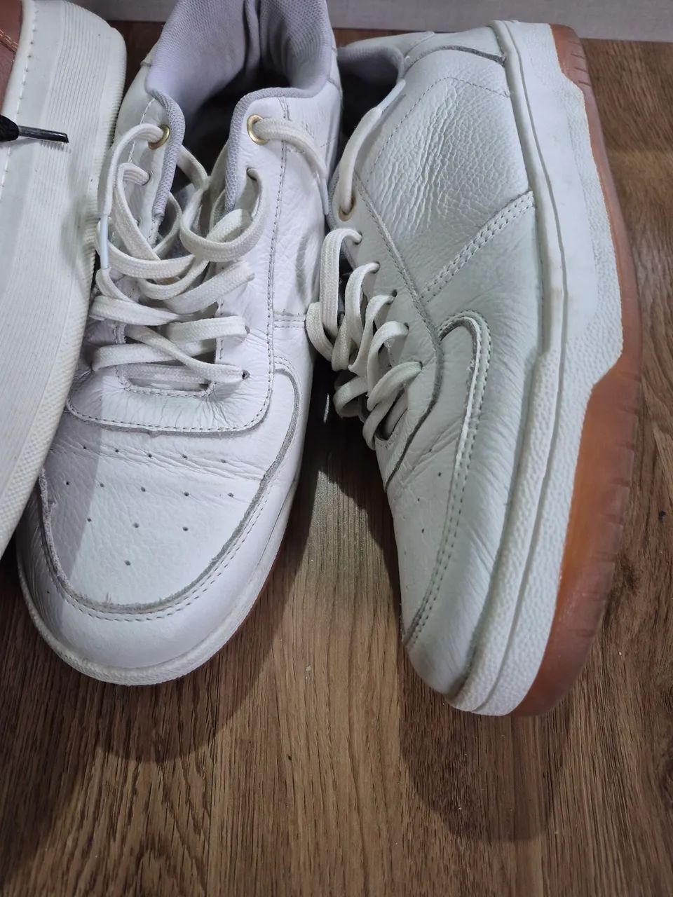 Dois sapatos tamanho 43/44  - Foto 4